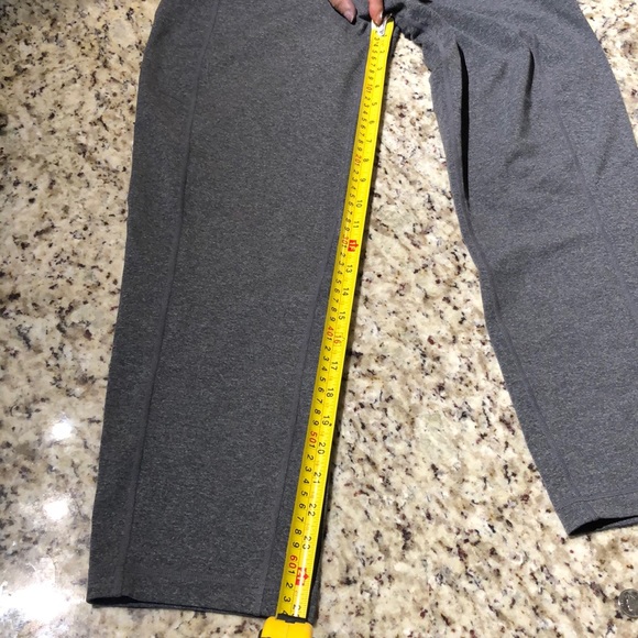 Lululemon capris - Picture 7 of 8